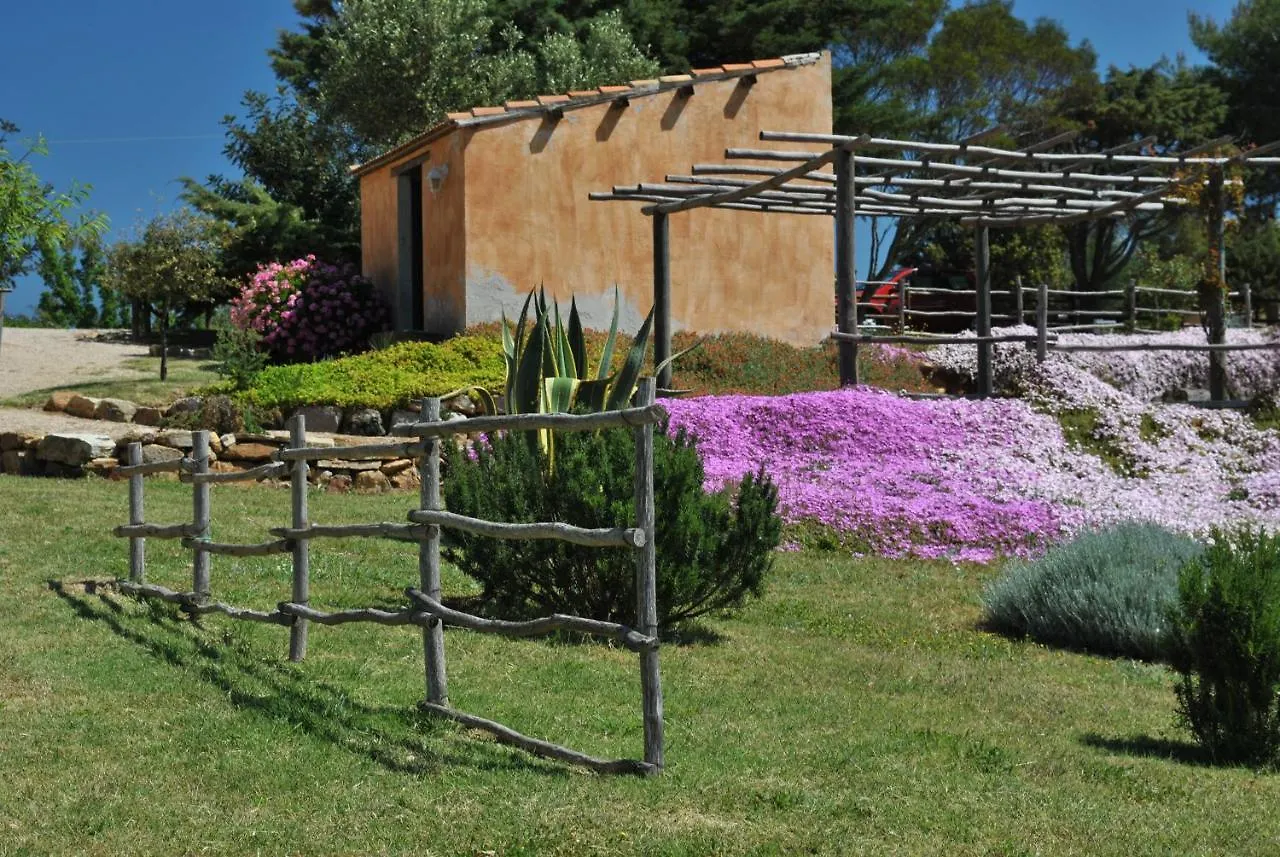 B&B Predda Bianca Campanedda 0*,